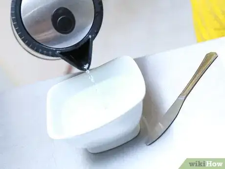 Imagem intitulada Remove Cheesecake from a Springform Pan Step 2