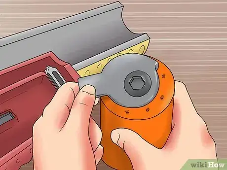 Imagem intitulada Modify a Nerf Gun Step 9