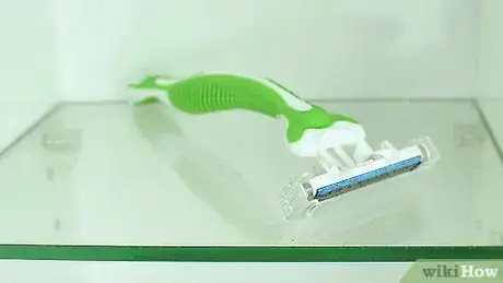 Imagem intitulada Sharpen a Razor Step 13
