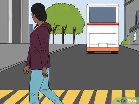 Imagem intitulada Ride a Public Transportation Bus Step 15