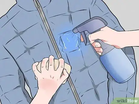 Imagem intitulada Clean a Down Jacket Step 4