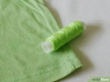 Imagem intitulada Choose Sewing Thread Step 4