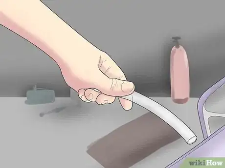 Imagem intitulada Siphon Gas Step 4