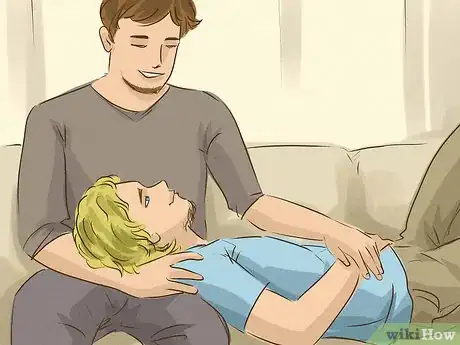 Imagem intitulada Cuddle Step 10