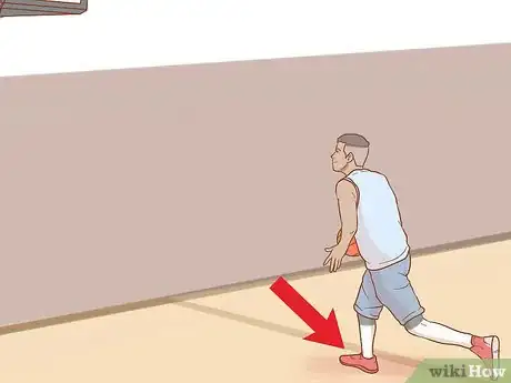 Imagem intitulada Do a Lay Up Step 2