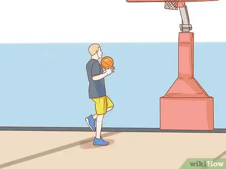 Imagem intitulada Do a Lay Up Step 9