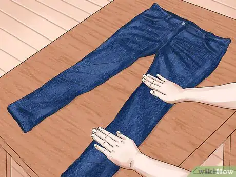 Imagem intitulada Stretch Clothes Step 14