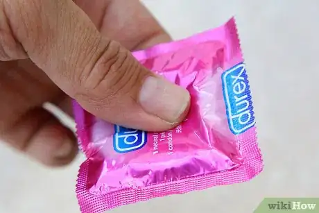 Imagem intitulada Check a Condom Step 8