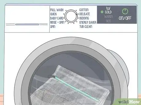 Imagem intitulada Wash Suits Step 6