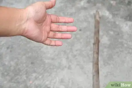 Imagem intitulada Make Weapons out of Sticks Step 2