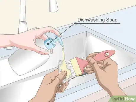 Imagem intitulada Clean Oil‐Based Paint Step 3