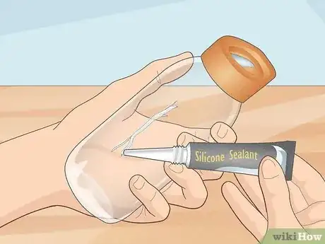 Imagem intitulada Fix a Crack in a Water Bottle Step 1