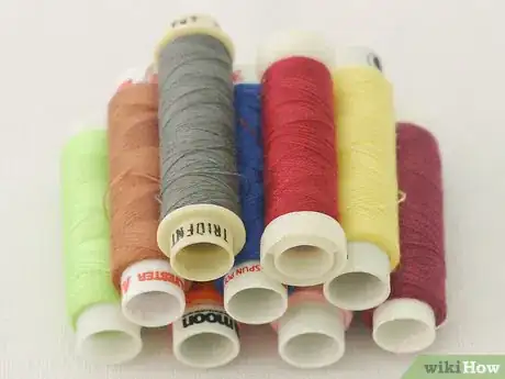 Imagem intitulada Choose Sewing Thread Step 6
