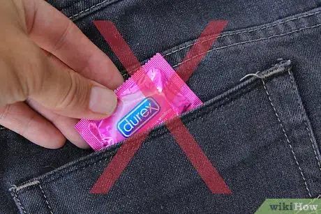 Imagem intitulada Check a Condom Step 4