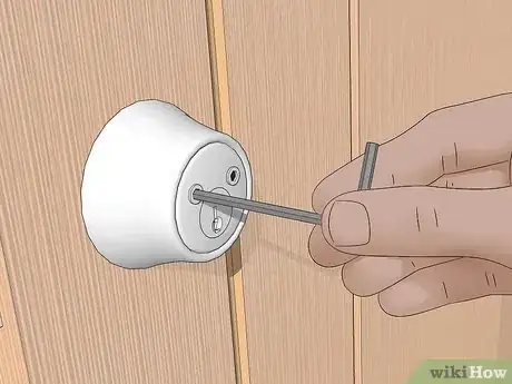 Imagem intitulada Change a Lock Step 12