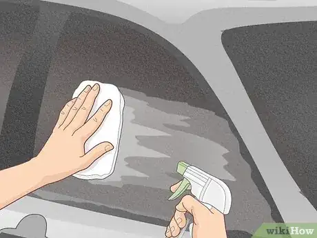 Imagem intitulada Clean Tinted Car Windows Step 7
