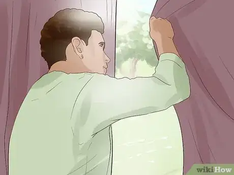 Imagem intitulada Remove Ceiling Mold Step 3