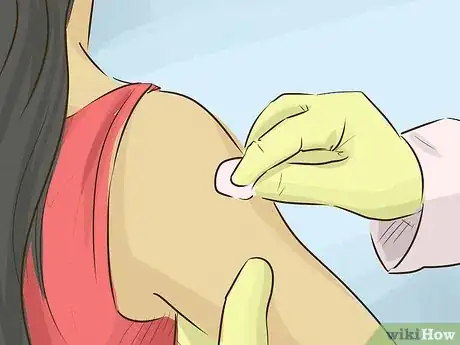 Imagem intitulada Give an Intramuscular Injection Step 3