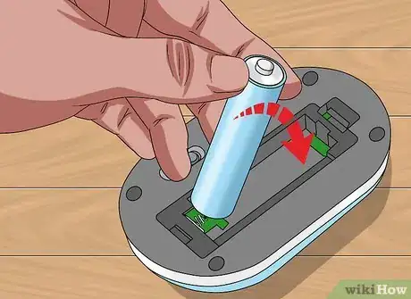 Imagem intitulada Connect a Wireless Mouse Step 2