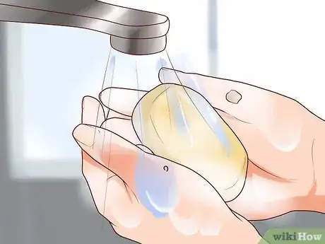 Imagem intitulada Remove Warts Naturally Using Garlic Step 12