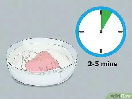 Imagem intitulada Clean Your Retainer Step 4