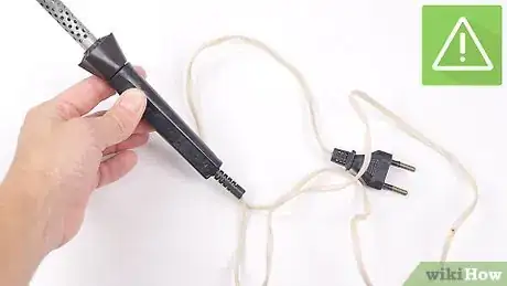 Imagem intitulada Clean a Solder Iron Step 9