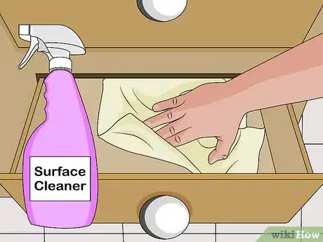 Imagem intitulada Use Mothballs Step 11