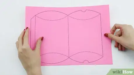Imagem intitulada Make an Easy Paper Box Step 33