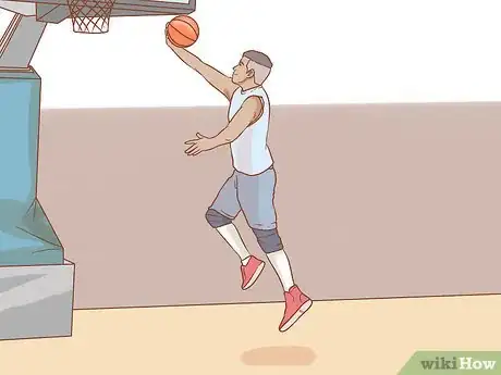 Imagem intitulada Do a Lay Up Step 4
