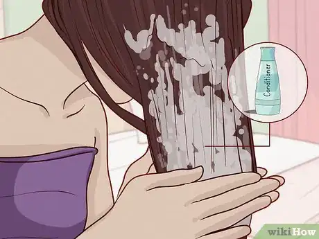 Imagem intitulada Keep Hair From Getting Greasy Step 4