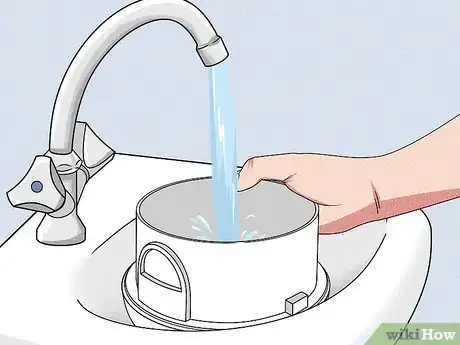 Imagem intitulada Use a Humidifier Step 4