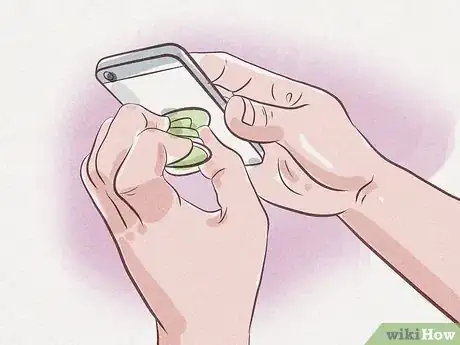 Imagem intitulada Remove a Popsocket Step 3