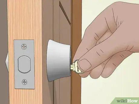 Imagem intitulada Change a Lock Step 18