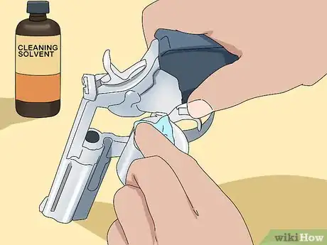 Imagem intitulada Clean a Revolver Step 8
