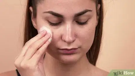 Imagem intitulada Clear Blackheads with Toothpaste Step 12