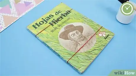 Imagem intitulada Repair a Paperback Book Step 18