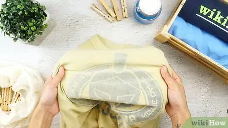 Imagem intitulada Wash Polyester Step 2