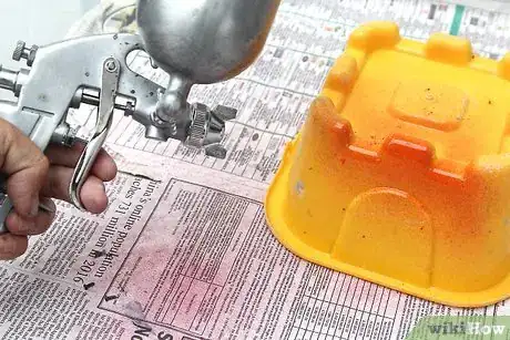 Imagem intitulada Paint a Model Car Step 12