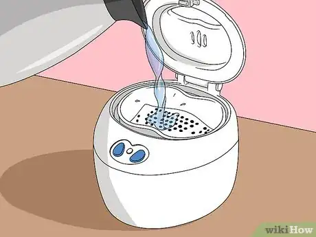 Imagem intitulada Clean Invisalign Step 7