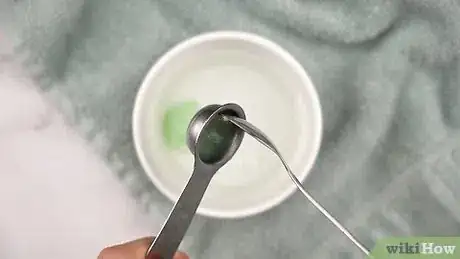 Imagem intitulada Clean Your Face With Toothpaste Step 4
