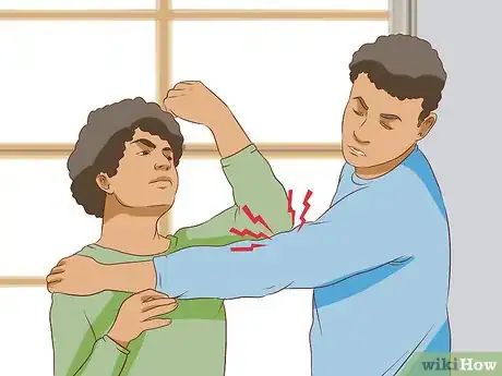 Imagem intitulada Beat a Strong Man Step 4