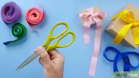 Imagem intitulada Keep Ribbon from Fraying Step 1