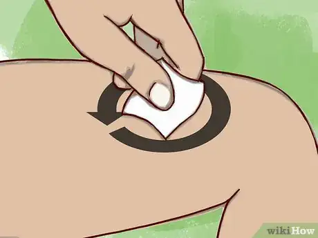 Imagem intitulada Give a B12 Injection Step 7