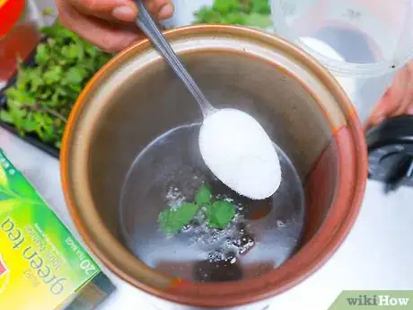 Imagem intitulada Make Mint Tea Step 13