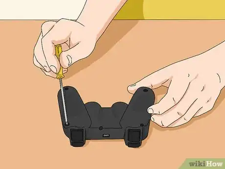 Imagem intitulada Fix a PS3 Controller Step 30