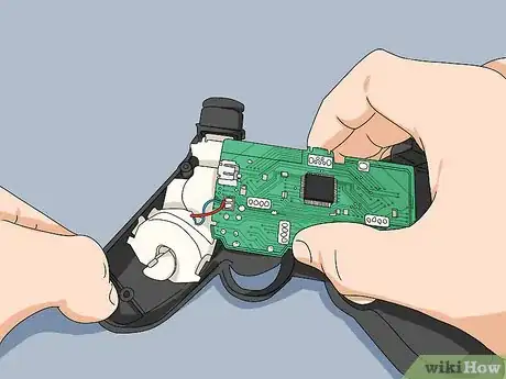 Imagem intitulada Fix a PS3 Controller Step 13