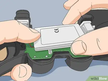 Imagem intitulada Fix a PS3 Controller Step 15