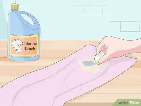 Imagem intitulada Remove Ink Stains from Fabric Step 4