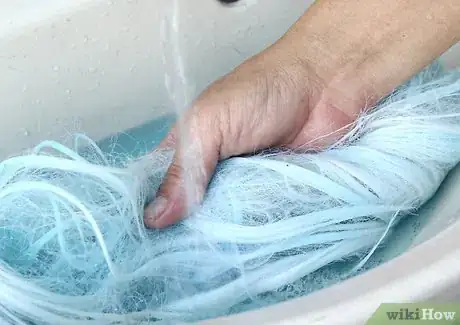 Imagem intitulada Untangle a Wig Step 4