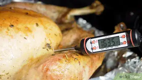 Imagem intitulada Cook a Turkey Step 16